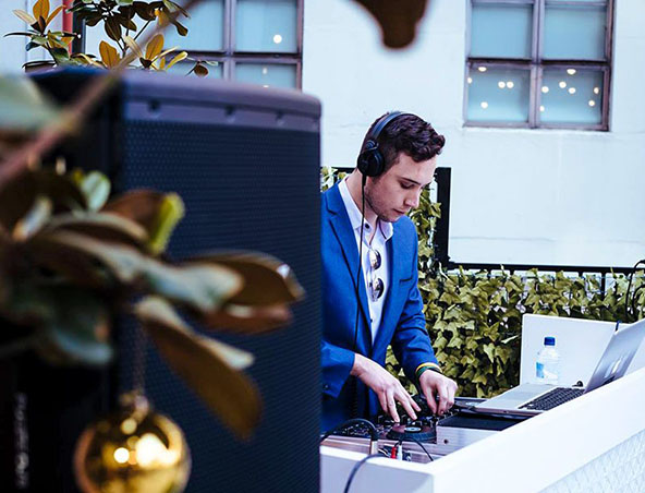 Melbourne Wedding DJ - Daniel